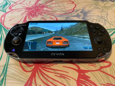 Лот: 21993795. Фото: 1. PS Vita PCH-1108. Игровые приставки, консоли
