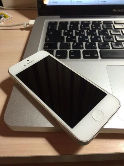 Лот: 6425275. Фото: 1. Iphone 5 16gb white белый. Смартфоны