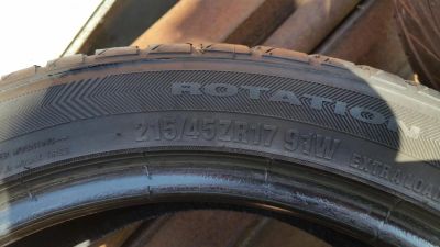 Лот: 7779046. Фото: 1. Шины 215/45 r17 комплект. Шины