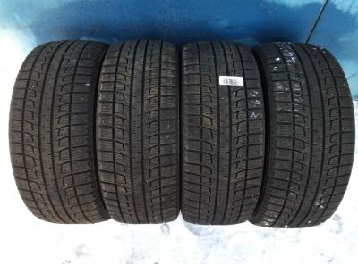 Лот: 8686032. Фото: 1. Зимние Bridgestone Revo2 215/50R17... Шины