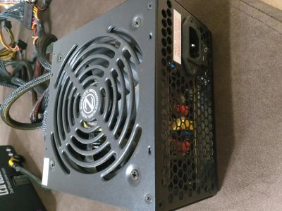 Лот: 12955652. Фото: 1. Блок питания zalman le2 700w. Корпуса, блоки питания