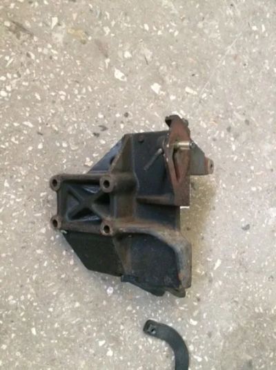 Лот: 21413509. Фото: 1. крепление генератора Nissan Serena... Двигатель и элементы двигателя