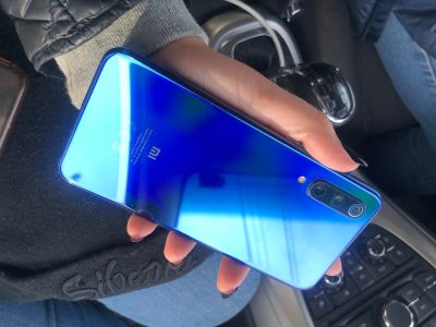 Лот: 16549594. Фото: 1. Xiaomi mi 9 se. Смартфоны
