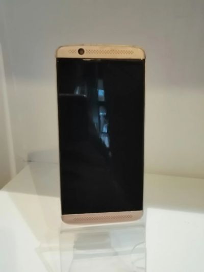 Лот: 14113908. Фото: 1. Мобильный телефон ZTE b2017g Т1129. Чехлы, бамперы