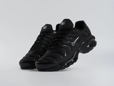 Лот: 25120109. Фото: 1. Кроссовки Nike Air Max Plus TN. Кеды, кроссовки, слипоны