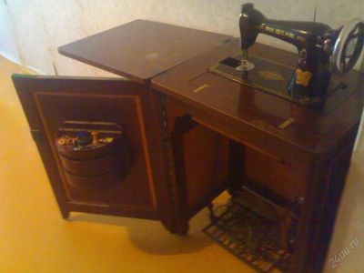 Лот: 96073. Фото: 1. антикварная швейная машинка. Другое (домашний быт)