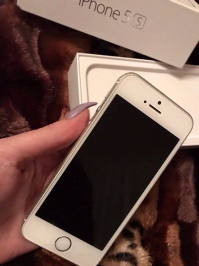 Лот: 10715384. Фото: 1. iphone 5s white. Смартфоны