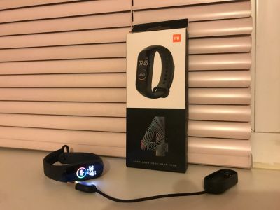 Лот: 15557222. Фото: 1. Mi band 4. Смарт-часы, фитнес-браслеты, аксессуары