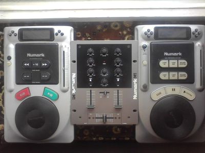 Лот: 4130757. Фото: 1. DJ комплект Numark ( Вертаки Axis... DJ-оборудование