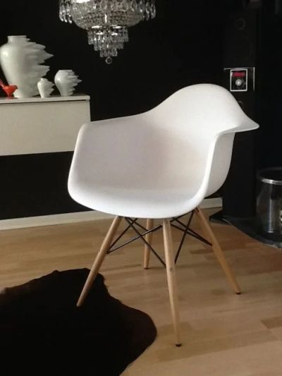 Лот: 12368881. Фото: 1. Стул-кресло Eames в наличии Распродажа... Столы, стулья, обеденные группы