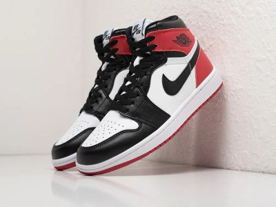 Лот: 12686795. Фото: 1. Кроссовки Nike Air Jordan 1 Mid. Кеды, кроссовки, слипоны