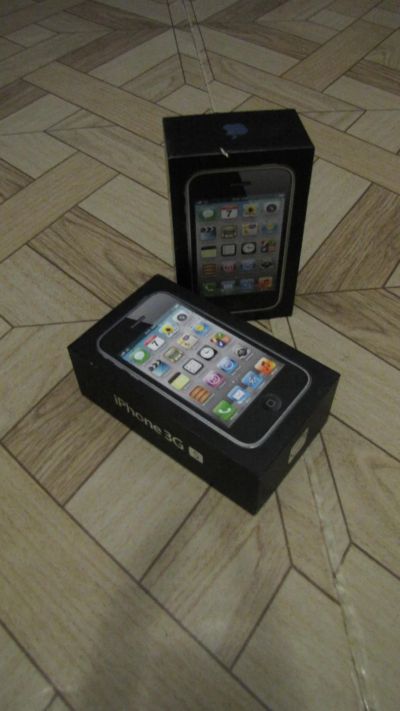 Лот: 7079303. Фото: 1. Две коробочки из под Iphone 3gs. Коробки, инструкции