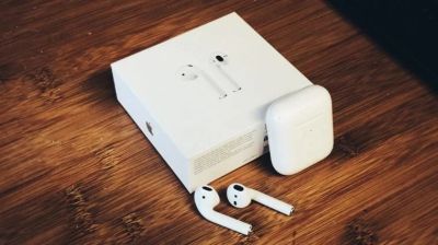 Лот: 15575373. Фото: 1. AirPods 2 на 8 марта подарок. Подарки на 8 марта