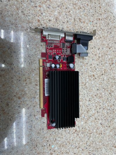 Лот: 21375574. Фото: 1. Видеокарта GeForce 8400gs 512mb... Видеокарты