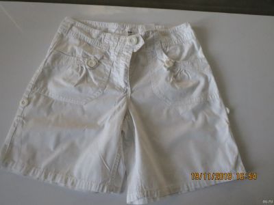 Лот: 15043276. Фото: 1. шорты женские белые в отличном... Брюки, джинсы, шорты