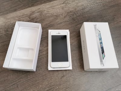 Лот: 17317260. Фото: 1. iPhone 5 16Gb. Смартфоны