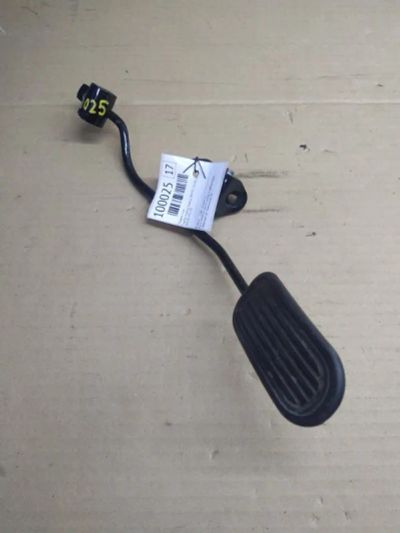Лот: 21396655. Фото: 1. педаль газа Toyota Camry Gracia... Двигатель и элементы двигателя