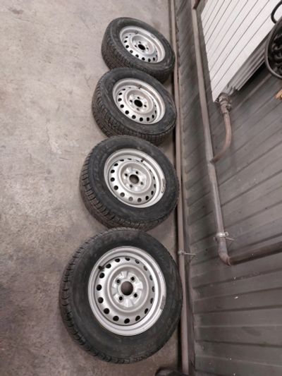 Лот: 24966902. Фото: 1. Шины на дисках R13 4х100 nissan. Шины на дисках