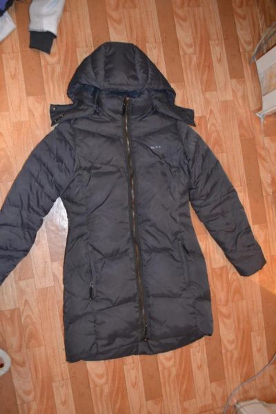 Лот: 6648454. Фото: 1. Пуховик Reebok размер M. Верхняя одежда