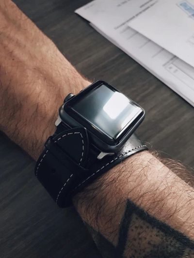 Лот: 10021055. Фото: 1. Apple Watch Sport 42mm + браслеты. Смарт-часы, фитнес-браслеты, аксессуары