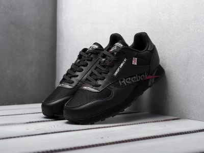 Лот: 16031804. Фото: 1. Кроссовки Reebok Classic Leather... Кеды, кроссовки, слипоны