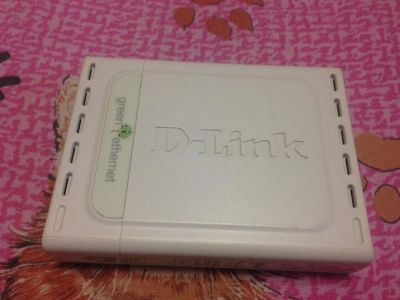 Лот: 4935213. Фото: 1. Dlink DGS-1005D гигабитный 5 портов. Маршрутизаторы (роутеры)