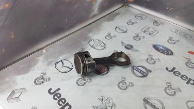 Лот: 23586335. Фото: 1. Шатун Mercedes-Benz C-Class M271KE18... Двигатель и элементы двигателя