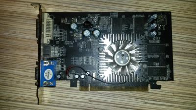 Лот: 4085722. Фото: 1. Видеокарта PCI-Express ATI X600P... Видеокарты