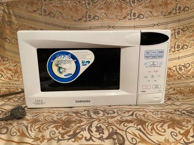 Лот: 19660031. Фото: 1. Микроволновка с грилем Samsung... Микроволновки, мини-печи