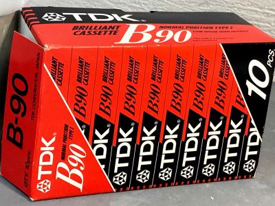 Лот: 20284509. Фото: 1. Аудиокассеты TDK B-90 Brilliant. Другое (аудиотехника)