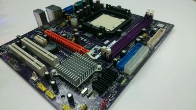 Лот: 6671936. Фото: 1. AM2 ECS GeForce7050M-M V2.0 15-V09-011012... Материнские платы
