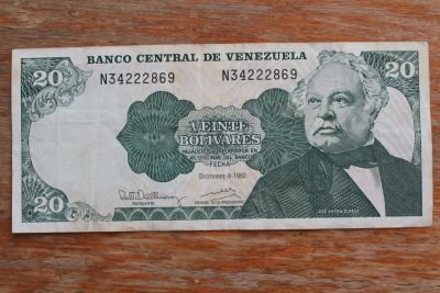 Лот: 21645705. Фото: 1. Венесуэла 20 боливаров 1992 года... Америка