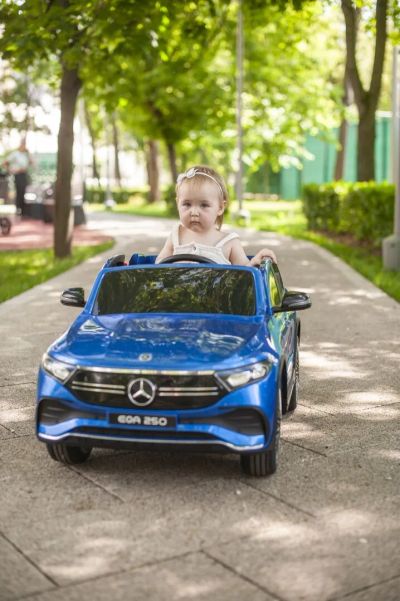 Лот: 24065338. Фото: 1. Детский электромобиль Mercedes-Benz... Детские электромобили