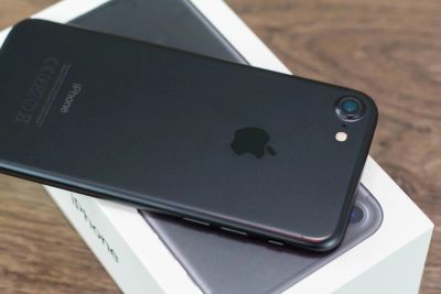 Лот: 9935639. Фото: 1. iPhone 7 Black 128. Смартфоны