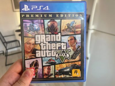 Лот: 25756312. Фото: 1. Grand Theft Auto V диск с игрой... Игры для консолей