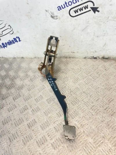 Лот: 25513174. Фото: 1. педаль сцепления toyota Corolla... Двигатель и элементы двигателя