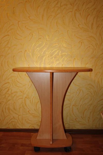 Лот: 3532043. Фото: 1. Продам СТОЛ кухонный на колесиках... Столы, стулья, обеденные группы
