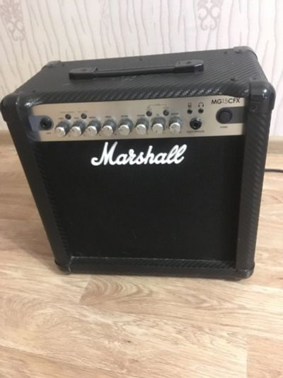 Лот: 12500655. Фото: 1. Комбоусилитель Marshall MG15CFX. Гитарные эффекты и комбоусилители