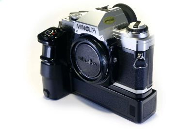 Лот: 9410507. Фото: 1. Minolta X-370 + батарейная ручка. Плёночные зеркальные