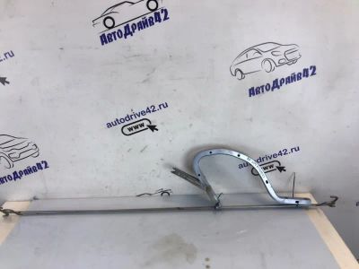 Лот: 21705559. Фото: 1. кронштейны крышки багажника toyota... Двигатель и элементы двигателя