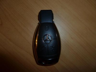 Лот: 3669983. Фото: 1. Usb флешка 8ГБ в виде брелка мерседеса. USB-флеш карты