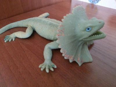 Лот: 6724105. Фото: 1. Дракон зелёный - резиновый. Куклы и аксессуары