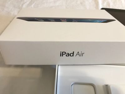 Лот: 12083612. Фото: 1. Ipad air 32Gb + 4G + оригинальный... Планшеты