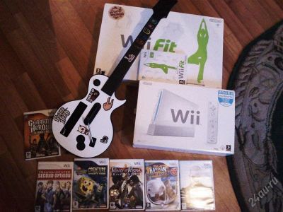 Лот: 2820776. Фото: 1. Nintendo Wii + Wii Fit + Guitar... Игровые приставки, консоли