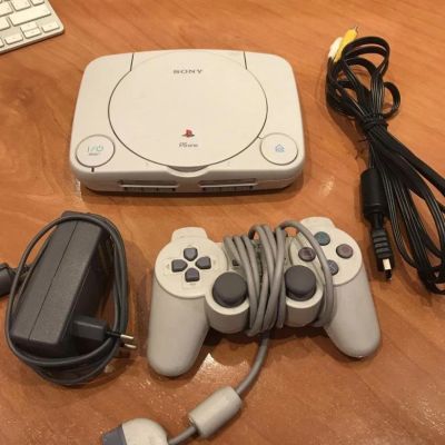 Лот: 12744355. Фото: 1. Приставка Playstation one в полном... Игровые приставки, консоли