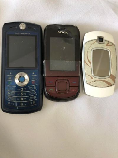 Лот: 11577041. Фото: 1. Телефоны Samsung Nokia Motorola... Кнопочные мобильные телефоны