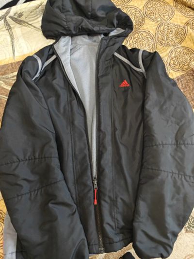 Лот: 25511361. Фото: 1. Ветровка Adidas (оригинал, двусторонняя... Верхняя одежда