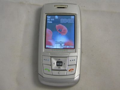 Лот: 7004265. Фото: 1. Samsung SGH-E250 (S). Кнопочные мобильные телефоны