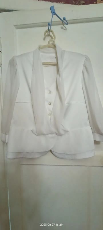 Лот: 20740664. Фото: 1. Новый пиджак белый вечерний. Пиджаки, жилеты