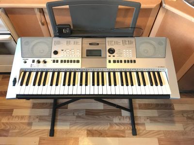 Лот: 13481624. Фото: 1. Синтезатор Yamaha PSR-E413, 61... Клавишные